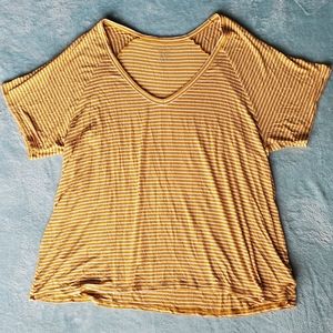 🎀 American Eagle Striped V Neck